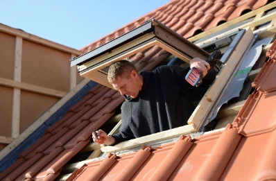 Pose de fenêtres de toit Velux à Esboz-Brest